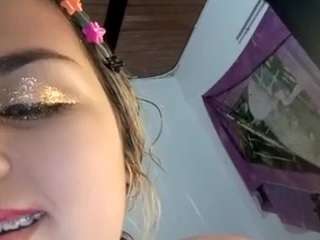 little-lucyx Live Webcam on CamSoda