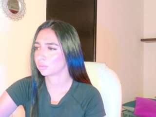 maeve-ds's CamSoda show and profile