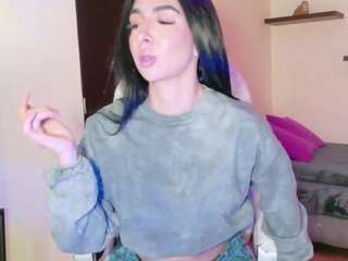 Live webcam model maeve-ds on Soda Cams