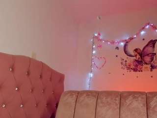 oriana3, recent webcam model, live from Camsoda