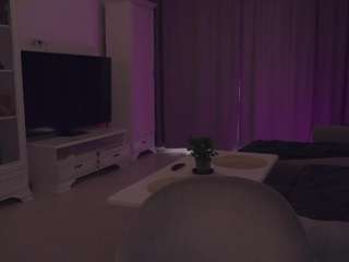 Live webcam model goddessmilena on Soda Cams