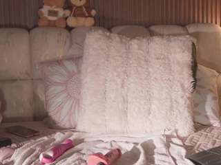 le modèle kateowens est en webcam porno dans un show sur le site camsoda, il possède les tags suivants: amateur,lingerie,toys,thong,tease,tattoos,strip,spank,pussy,orgasm,anal,lovense,grey eyes,flashing,fingers,dildo,cum,blowjob,bj,bedroom