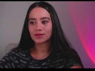 dafnee-ds from CamSoda is Freechat