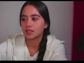 dafnee-ds from CamSoda is Freechat