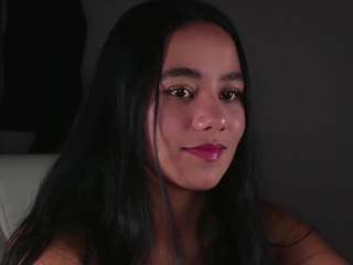 dafnee-ds's CamSoda show and profile