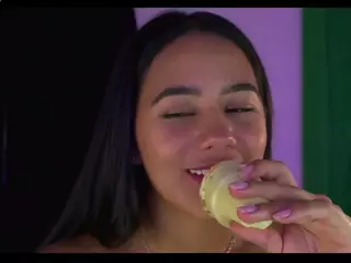 Artemusa's Live Sex Cam Show
