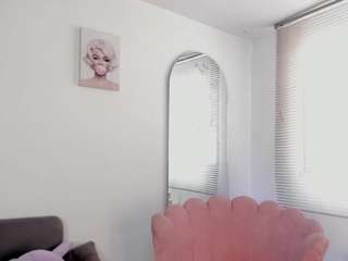  missvaleriewatts chat room