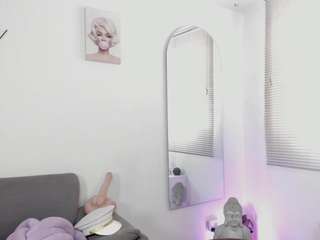  missvaleriewatts chat room