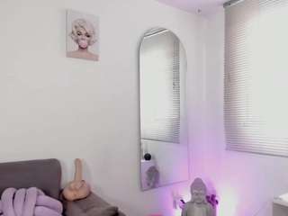 missvaleriewatts Live Webcam on CamSoda