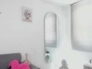 Discover missvaleriewatts from CamSoda