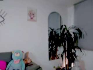 missvaleriewatts live cam profile