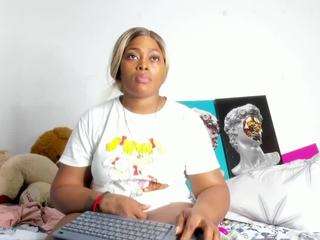 lilybaudinx Live Webcam on CamSoda