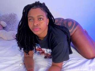 melody-blossom Live Webcam on CamSoda