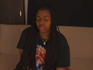 melody-blossom Live Webcam on CamSoda