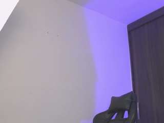 Live webcam model melody-blossom on Soda Cams