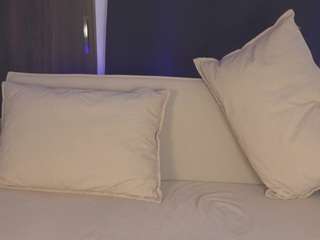 Live webcam model melody-blossom on Soda Cams