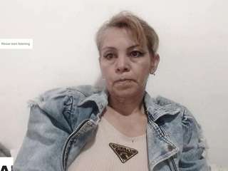 le modèle samanthawhatson est en webcam porno dans un show sur le site camsoda, il possède les tags suivants: anal,humiliation,toys,tattoos,striptease,smoking,orgasm,middle-aged,mature,masturbation,lush,ass,lovense,granny,dildo,black hair,body-massage,brown eyes,fingering,cum