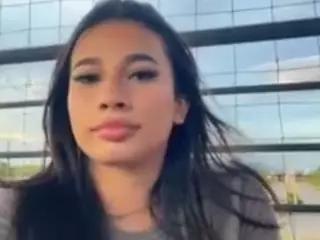 Alicia Lanz's Live Sex Cam Show