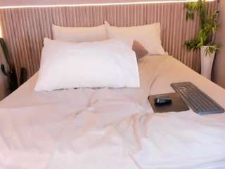 le modèle cloeharp est en webcam porno dans un show sur le site camsoda, il possède les tags suivants: ahegao,lingerie,toys,spank,sexy,pussy,no drinking,nature,natural,naked,lovense,fingers,ass bouncing,fetish,feet,dildo,cum,cowgirl,brown eyes,bondage