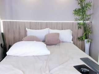 cloeharp's CamSoda show and profile