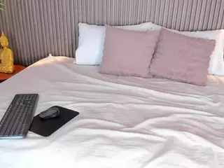 CloeHarp's Live Sex Cam Show