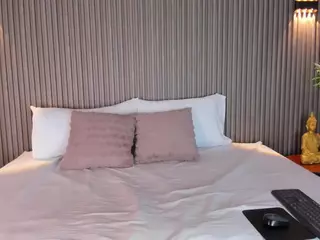CloeHarp's Live Sex Cam Show
