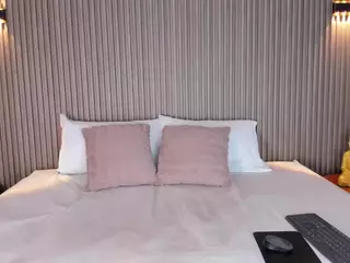 CloeHarp's Live Sex Cam Show