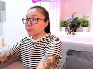 gentle-muse's CamSoda show and profile