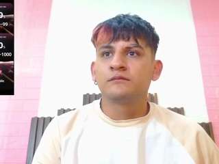 may-jhon Live Webcam on CamSoda