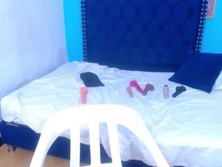 tiny-whore18 Live Webcam on CamSoda