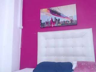 tiny-whore18's CamSoda show and profile