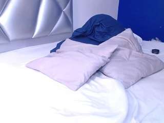 tiny-whore18 Live Webcam on CamSoda