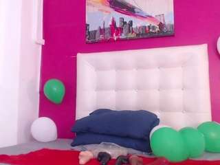 tiny-whore18 Live Webcam on CamSoda