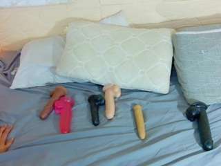 tiny-whore18 webcam