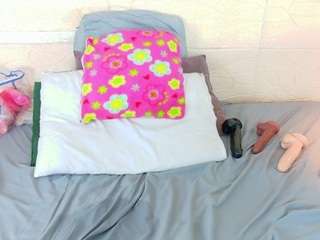 Tiny-whore18's live stream