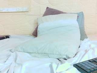 tiny-whore18 live cam preview
