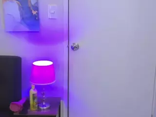 I S S A's Live Sex Cam Show