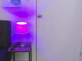 I S S A's Live Sex Cam Show