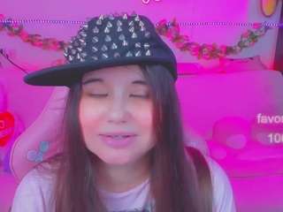 lolisuccub webcam
