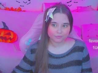 lolisuccub webcam model