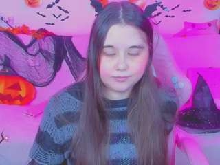 lolisuccub webcam model