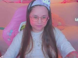 lolisuccub's CamSoda show and profile