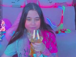 lolisuccub from CamSoda is Freechat