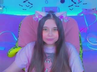 Model ini sedang live sekarang. lolisuccub