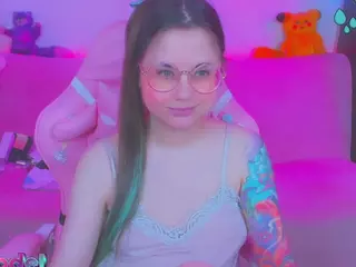 lolisuccub's Live Sex Cam Show