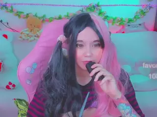 lolisuccub's Live Sex Cam Show