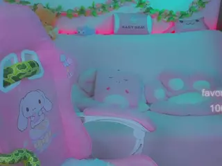 lolisuccub's Live Sex Cam Show