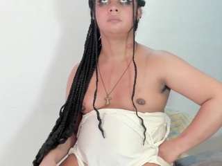 bella_adamss_