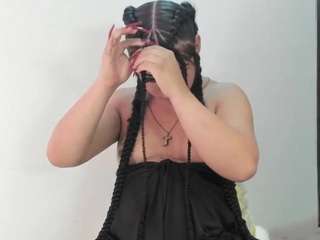 bella_adamss_