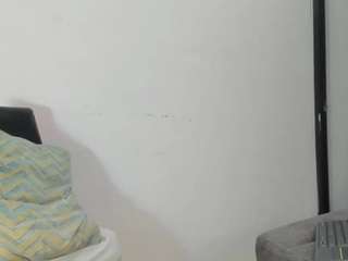 bella_adamss_
